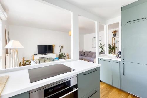 Photo de la galerie de l'établissement Appartement Levallois-Perret, spacieux et lumineux, balcon et ascenseur, à Levallois-Perret