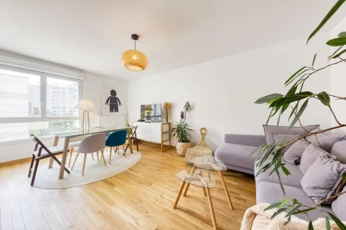Photo de la galerie de l'établissement Appartement Levallois-Perret, spacieux et lumineux, balcon et ascenseur, à Levallois-Perret