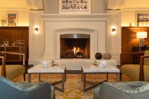 Harbor Court Hotel Image