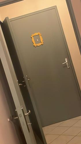 a door with a suitcase on top of it at Appartement Calme in Morsbach