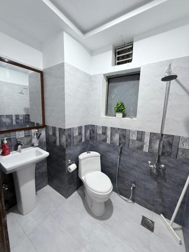 Bany a Modern Living