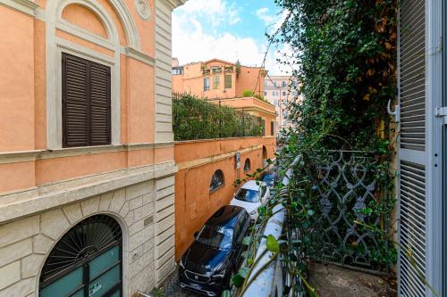 Colosseum Apartment with Terrace by NDP rent