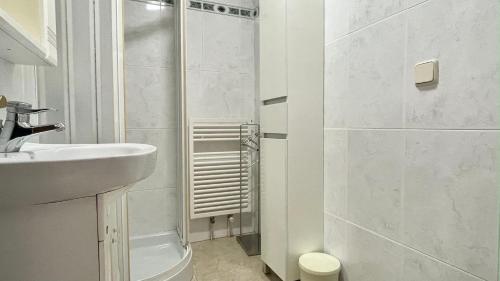 VOLENDAM 18 Planta baja con piscina privada