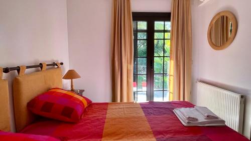 VOLENDAM 18 Planta baja con piscina privada