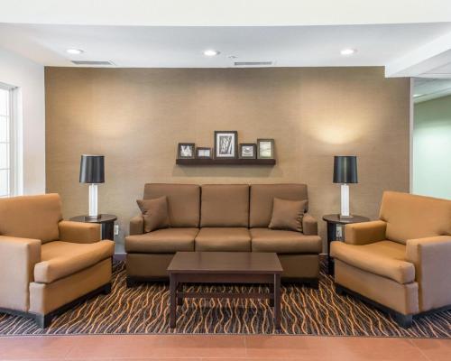 MainStay Suites Pittsburgh Airport Image