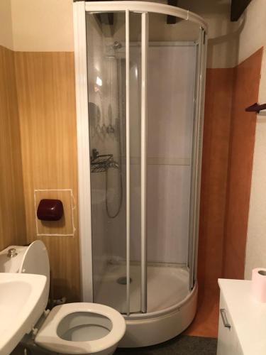 Ένα μπάνιο στο Appartement chalet