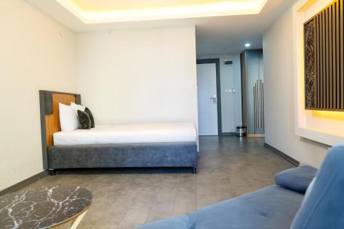 GRAND MOON HOTELにあるベッド