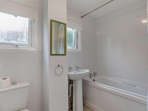 Ένα μπάνιο στο 2 Bed in Saltash 95644