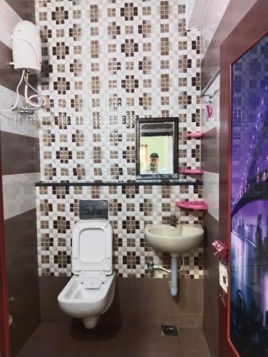 Un baño de MERCY INN