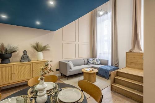 Downtown Comfort One