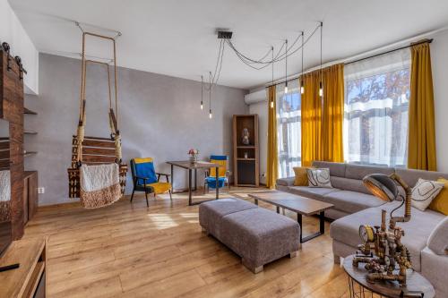 Big 75m2 next to Opera building in direct centrum, Air-conditioned, balcony, 24h self checking