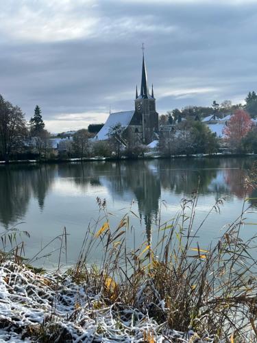 Afbeelding uit fotogalerij van Le Campagnard vintage Bourguignon in Saint-Privé
