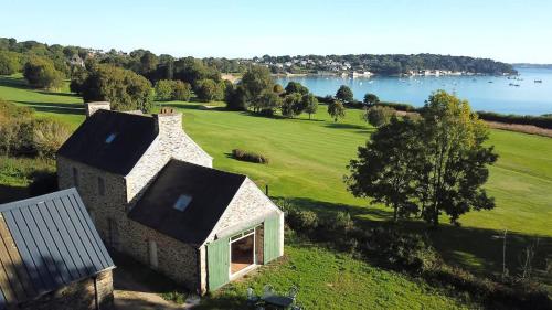 House on the golf course with sea views