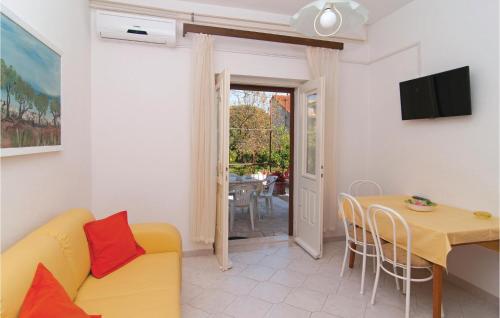 TV a/nebo společenská místnost v ubytování Apartment Supetar 49