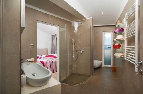 Prestige Vacation Villa With Gorgeous Pool And BBQ Area