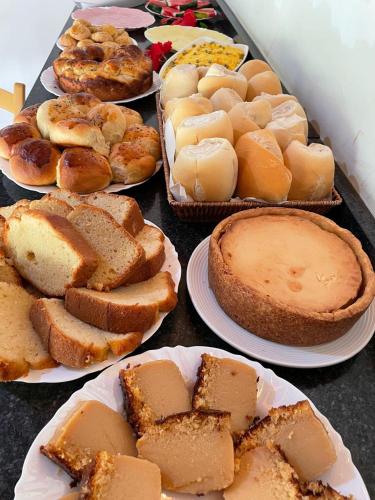 Makanan di atau berdekatan rumah tamu ini