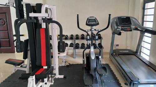 Fitness centrum a/nebo fitness zařízení v ubytování Salmiya Place 2