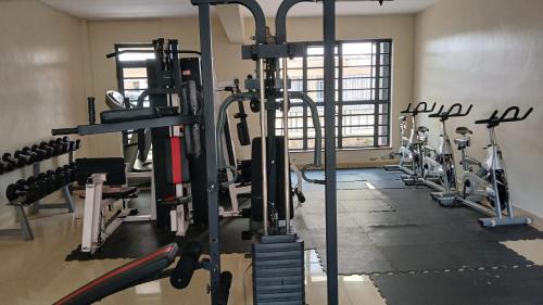Fitness centrum a/nebo fitness zařízení v ubytování Salmiya Place 2