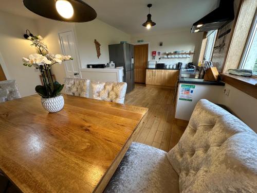 Una cocina o zona de cocina en Dunhallin Ard