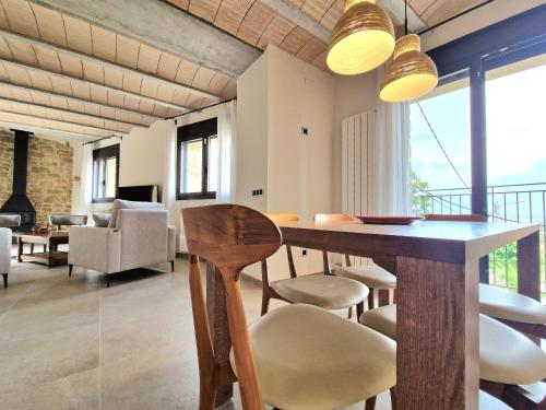 Χώρος καθιστικού στο Casa Rural Cal Roseto con jacuzzi