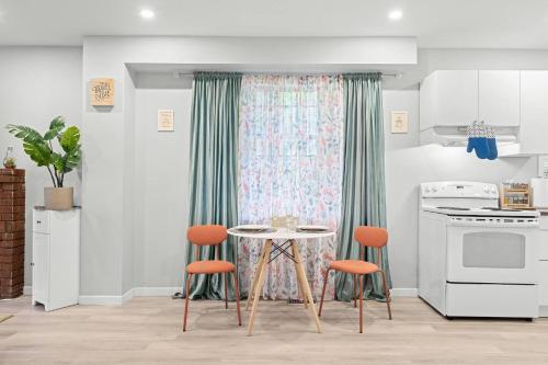 Η κουζίνα ή μικρή κουζίνα στο Private Cozy Room with Free Parking