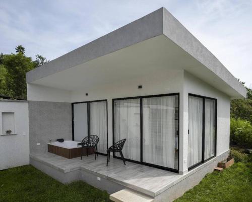 Ein Garten an der Unterkunft Cabaña Los Pinos