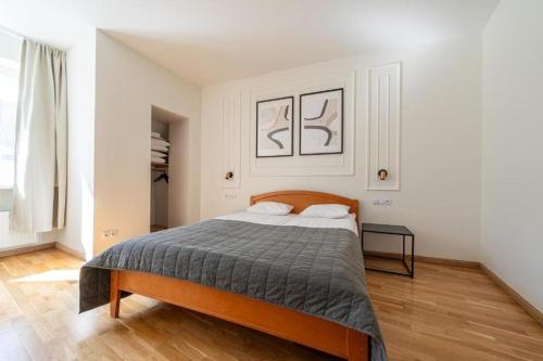 Old Town Square Residenceにあるベッド
