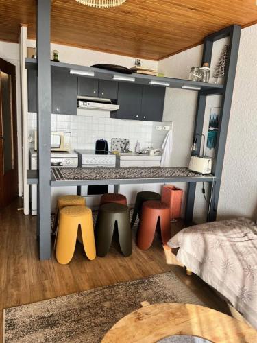 un modèle d'une cuisine avec douche dans une pièce dans l'établissement Résidence Montana - APPARTEMENT ALPE D'HUEZ HAUT DE STATION MAE-2331, à Huez