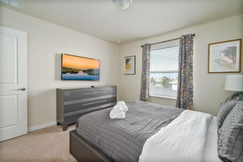 Themed house w pool & game room photo 16