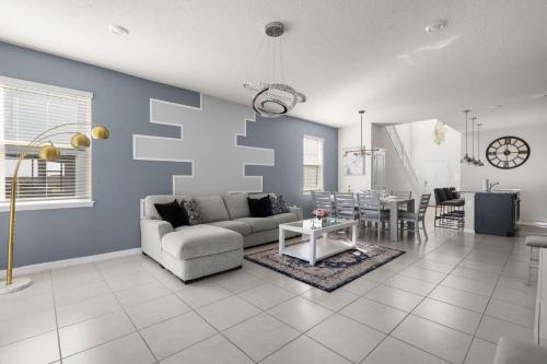 Themed house w pool & game room photo 27