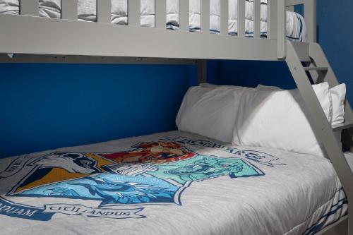 Themed house w pool & game room photo 41