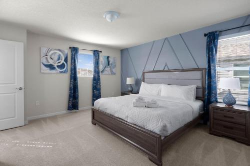 Themed house w pool & game room photo 42
