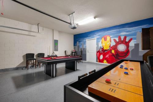 Themed house w pool & game room photo 49