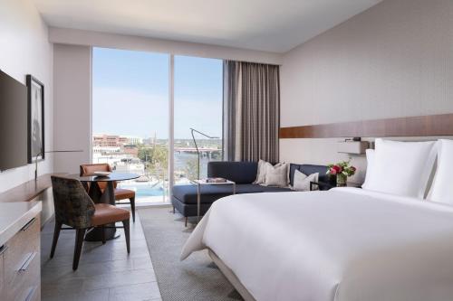 Four Seasons Hotel Nashville Image