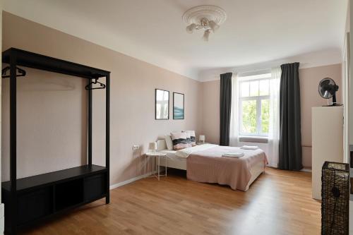 Postel nebo postele na pokoji v ubytování Families & Groups - 4 Bedrooms - Spacious 110m2 - Perfect Location