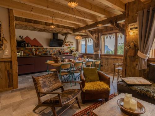 Photo de la galerie de l'établissement Superbe Duplex avec Jacuzzi, 3 Chambres, 10 Pers, Proche Pistes, Parking Privé, Les Gets - FR-1-671-234, aux Gets