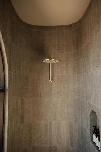 Ένα μπάνιο στο Slate - Rare Earth Retreats
