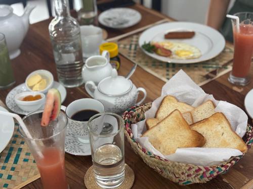 Jídlo v penzionu nebo okolí