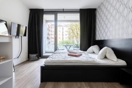 200Mb WIFI, Supermarket On-site, 12min City Center