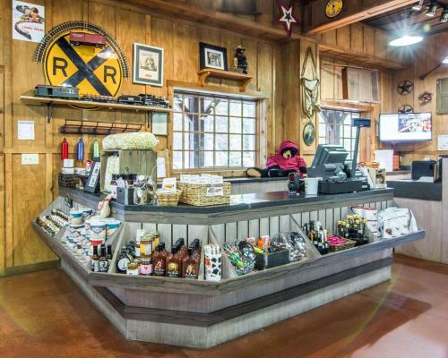 a store with a counter with food on display at Bluegreen Vacations Shenandoah Crossing, an Ascend Collection Resort in Gordonsville