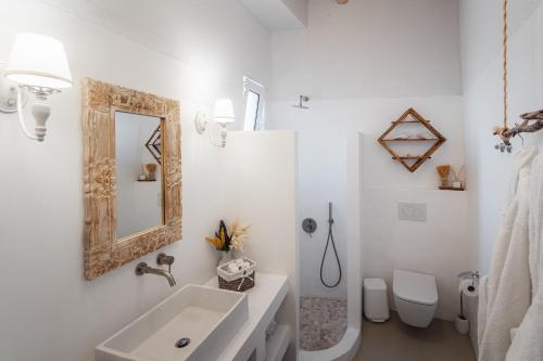 Bilik mandi di Cycladic home Aretinni