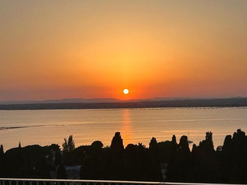 Photo de la galerie de l'établissement Superbe appartement en Duplex pour 8 personnes, à Sète