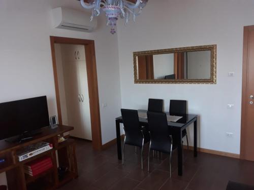 Μια τηλεόραση ή/και κέντρο ψυχαγωγίας στο Villamamaeli