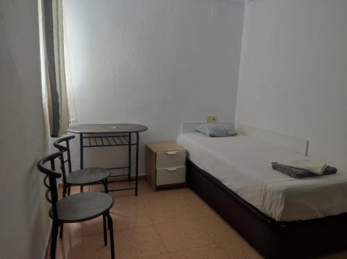 56- Habitacion del piso