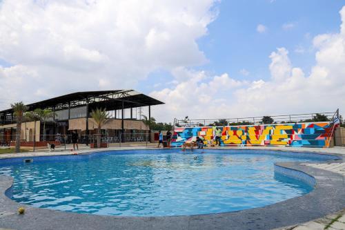 Bazén v ubytování Therpup Resort nebo v jeho okolí