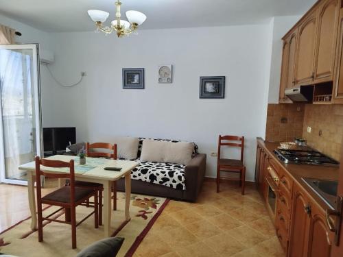 Dapur atau dapur kecil di Arbora Apartment