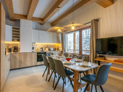 4P rénové au pied des pistes avec balcon et WIFI à Val-d'Isère