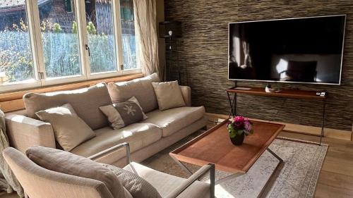 Gstaad Luxurious flat with terrace stunning views
