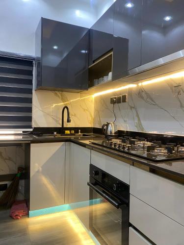 Η κουζίνα ή μικρή κουζίνα στο 105 Residence
