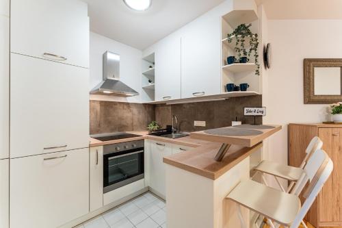 Flex SelfCheckIns 121 - Zagreb - Garage - Loggia - 2 Bedrooms